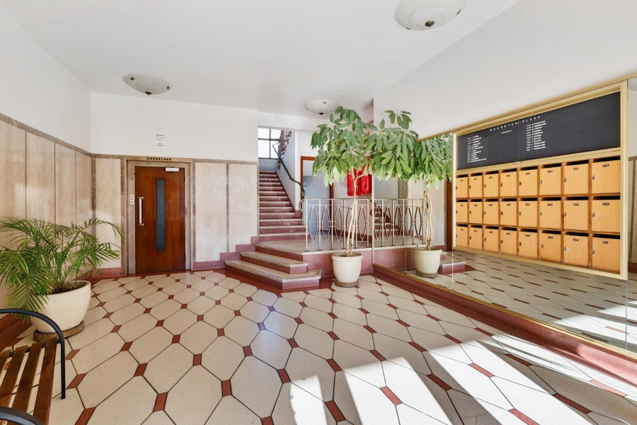 0 Bedroom Property for Sale in Sea Point Western Cape